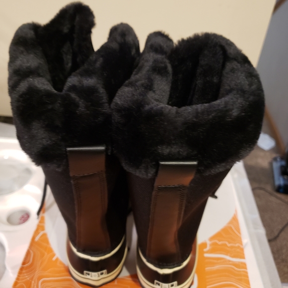 JBU Ladies Winter and Spring boots, black in colo, size 9 - Picture 9 of 10